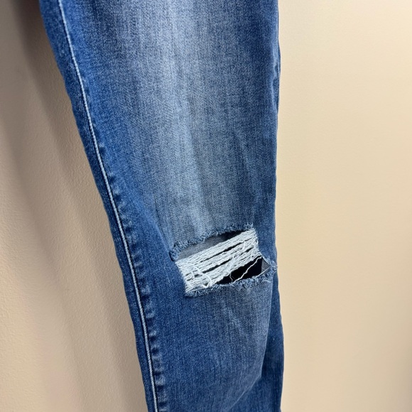 KanCan Estilo High Rise Button Fly Jeans - Picture 3 of 5